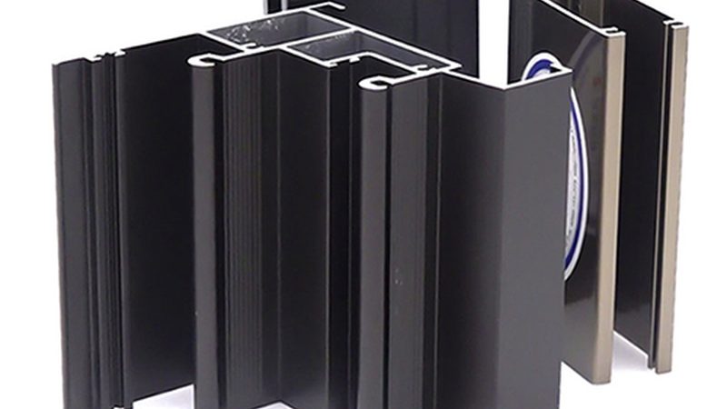 门窗五金件安装与更换：价格差异背后的考量**